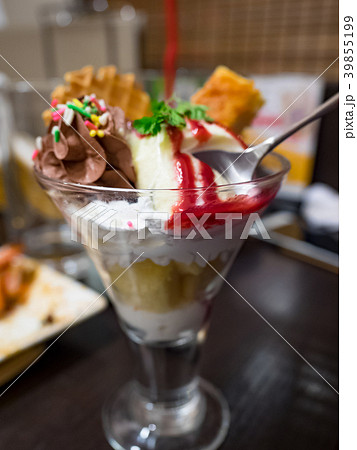 アイスクリーム アイス ダイニングテーブル 39855199