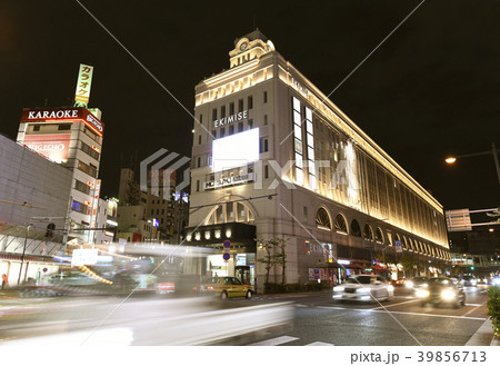 日本の東京都市景観 浅草駅などを望む(夜景) 日本の東京都市景観 浅草駅などを望む(夜景) 39856713