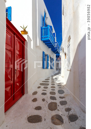 Greece. Mykonos. Typical architecture. 39856982