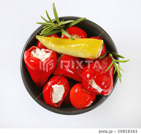 cheese stuffed red peppers 39858383