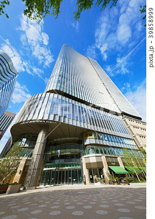 東京ミッドタウン日比谷と若葉に新緑 39858999