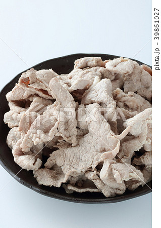 モモ肉の切りおとしのゆで豚 39861027