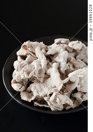 モモ肉の切りおとしのゆで豚 39861028