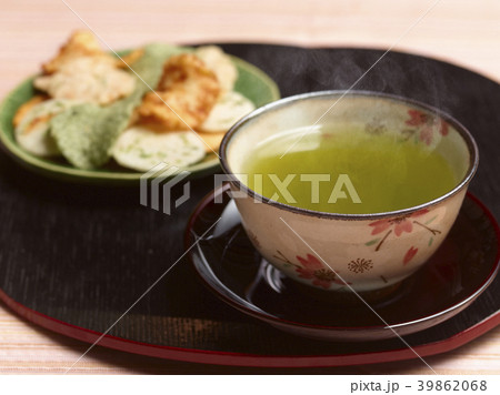 お茶と彩り煎餅2 39862068