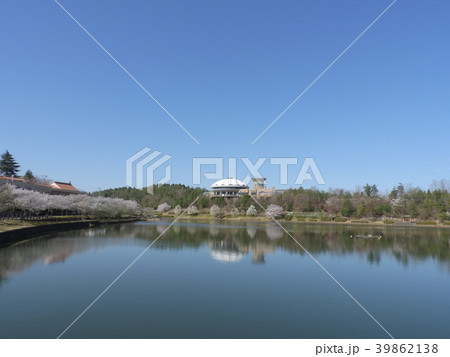 どんぶり会館と杉焼池 ( 2018年3月 岐阜県土岐市 道の駅「土岐美濃焼街道」) 39862138