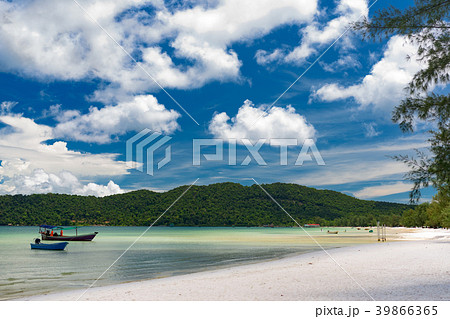 Beautiful tropical beach of Koh Rong Samloem  39866365