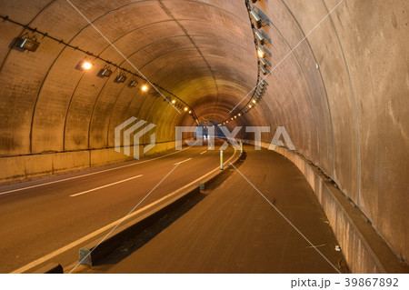 海岸道路のシェルター 39867892