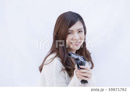 ポーズをとる女性 az016 ポーズをとる女性 az016 39871762
