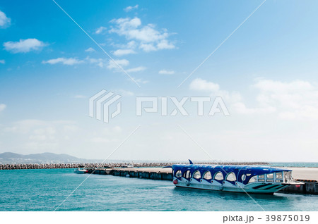 Tourist boat run between Ishigaki and Taketomi 39875019