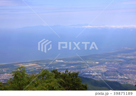 夏の手稲山から見る増毛山地と日本海 夏の手稲山から見る増毛山地と日本海 39875189