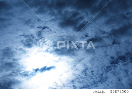 雲 と 光 雲 と 光 39875500
