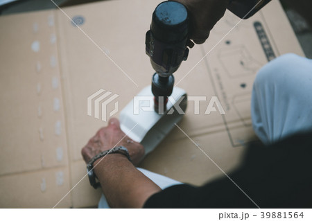 installation of an air conditioner 39881564