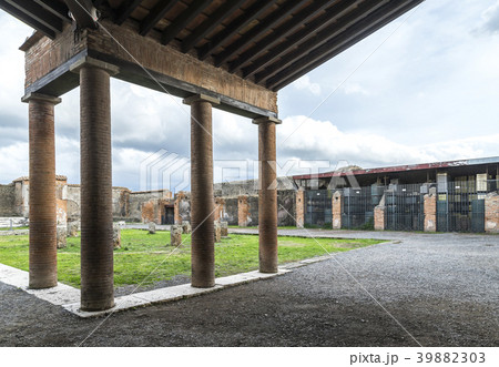 ポンペイ遺跡マルケム風景 39882303