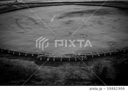 Sumo wrestling Sumo wrestling 39882906