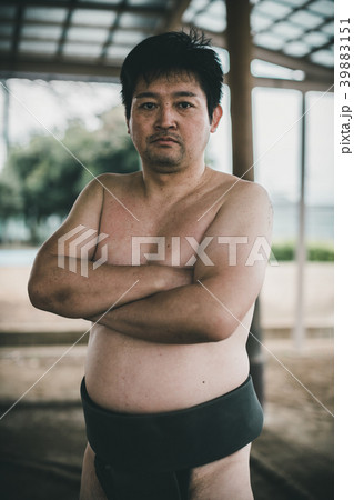 Sumo wrestling 39883151