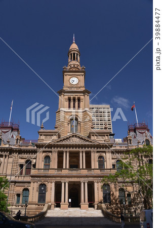 Town Hall 39884477