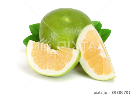 Citrus Sweetie or Pomelit, oroblanco with slices 39886701