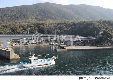 越前海岸風景 長橋漁港（福井県 福井市） 39886858