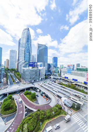 東京　新宿駅西口風景 39889340