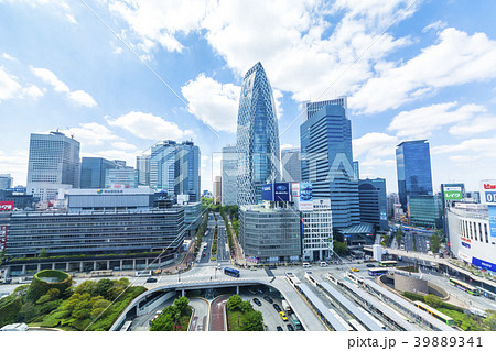 東京　新宿駅西口風景 39889341