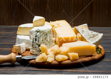 various types of cheese - brie, camembert 39891173