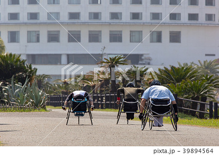 車椅子マラソンの練習 39894564