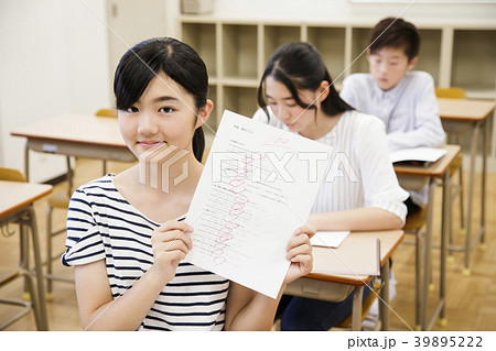 授業　勉強　学校　教室　生徒　教育 39895222