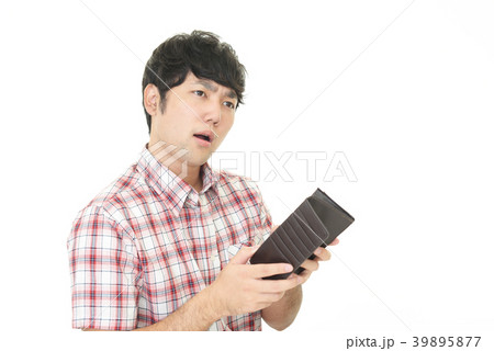 がっかりした表情の男性 39895877