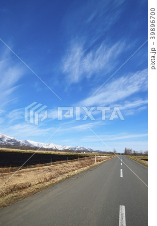 道のある風景 39896700