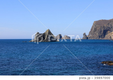 神恵内村の窓岩などなどと日本海 39897000