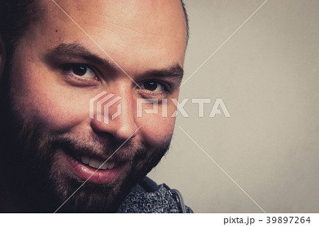 Close-up of a man smiling 39897264