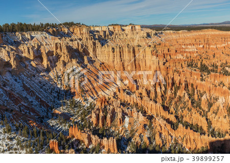 Scenic Bryce Canyon Utah in Winter Scenic Bryce Canyon Utah in Winter 39899257