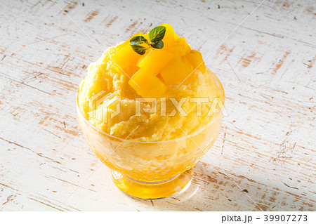 アジアの屋台風かき氷 Taiwan type of epidemic shaved ice アジアの屋台風かき氷 Taiwan type of epidemic shaved ice 39907273