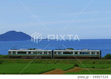小浜湾をバックに 39907328