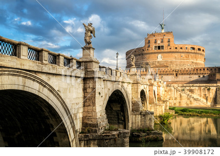 Castel Sant Angelo in Rome , Italy Castel Sant Angelo in Rome , Italy 39908172