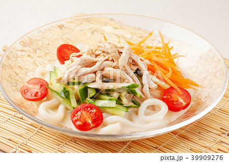 バンバンジーのサラダうどん バンバンジーのサラダうどん 39909276