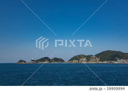 愛媛 国道九四フェリーから見た佐田岬 灯台 愛媛 国道九四フェリーから見た佐田岬 灯台 39909994