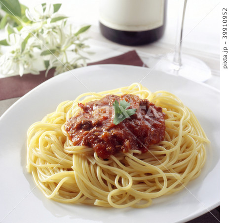 ミートソーススパゲティー (Spaghetti with meat sauce) ミートソーススパゲティー (Spaghetti with meat sauce) 39910952