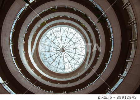 階段 円形 スパイラル 39912845