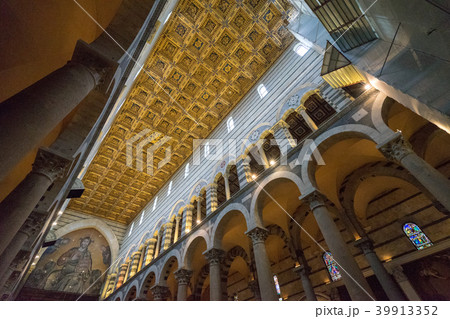 ピサの斜塔とピサ大聖堂 39913352