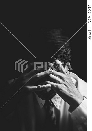 unhappy businessman, black and white unhappy businessman, black and white 39919056