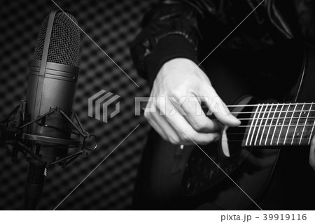 studio microphone recording acoustic guitar sound studio microphone recording acoustic guitar sound 39919116