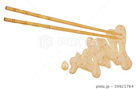 Sesame sauce with bamboo chopsticks isolated on white background 39921764