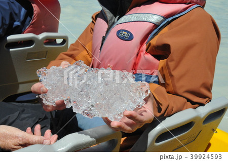 氷河のかけら、タスマン氷河湖、マウントクックビレッジ 39924593