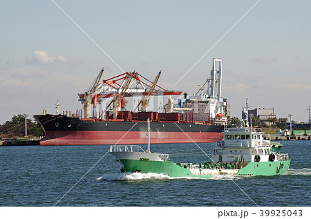 京浜運河の船の景色 39925043