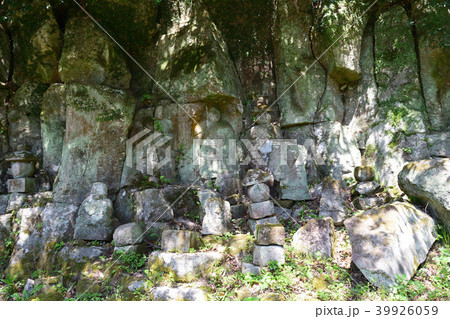 楢本摩崖仏 39926059