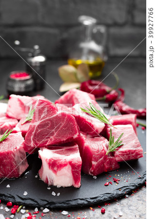 Fresh pork meat. Raw sliced pork meat. Pork neck 39927766