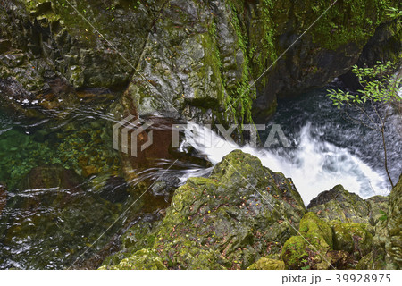 飛騨小阪　巌立峡の三ツ滝 39928975