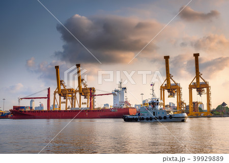 Container loading/unloading terminal, shipping 39929889