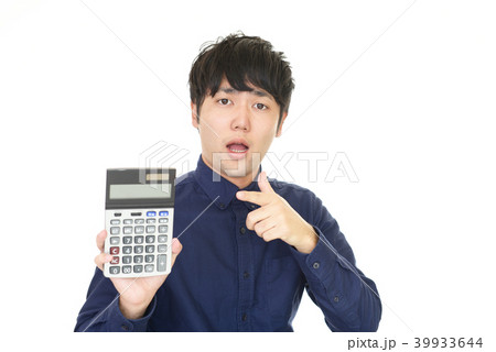 驚いた表情の男性 39933644